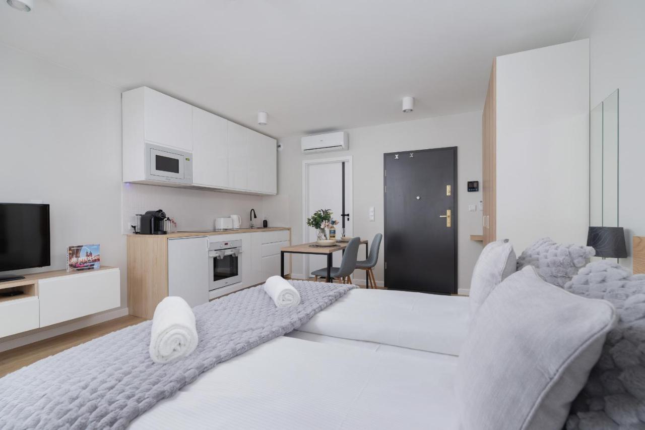 City Studio With Ac Czarnowiejska By Renters Cracovia Exterior foto