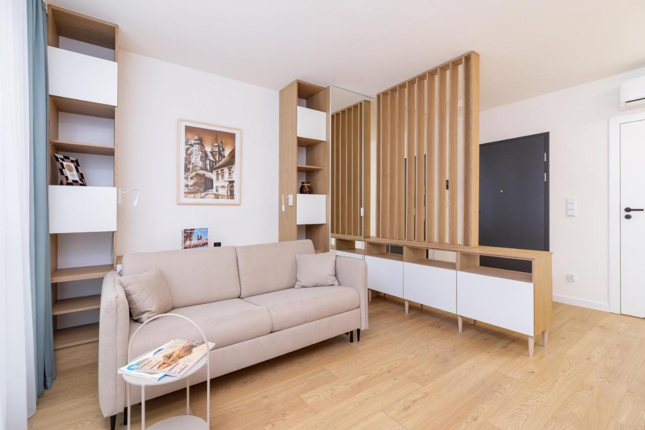 City Studio With Ac Czarnowiejska By Renters Cracovia Exterior foto