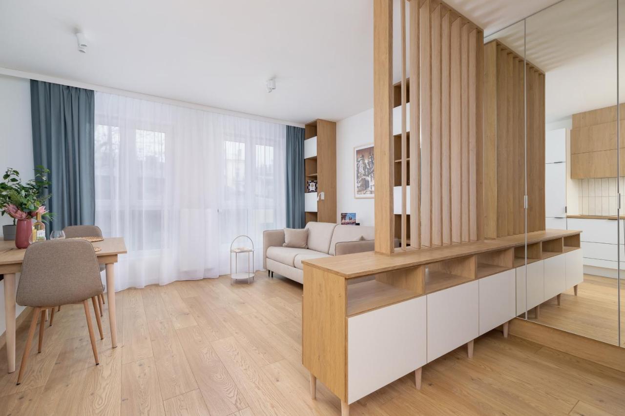 City Studio With Ac Czarnowiejska By Renters Cracovia Exterior foto