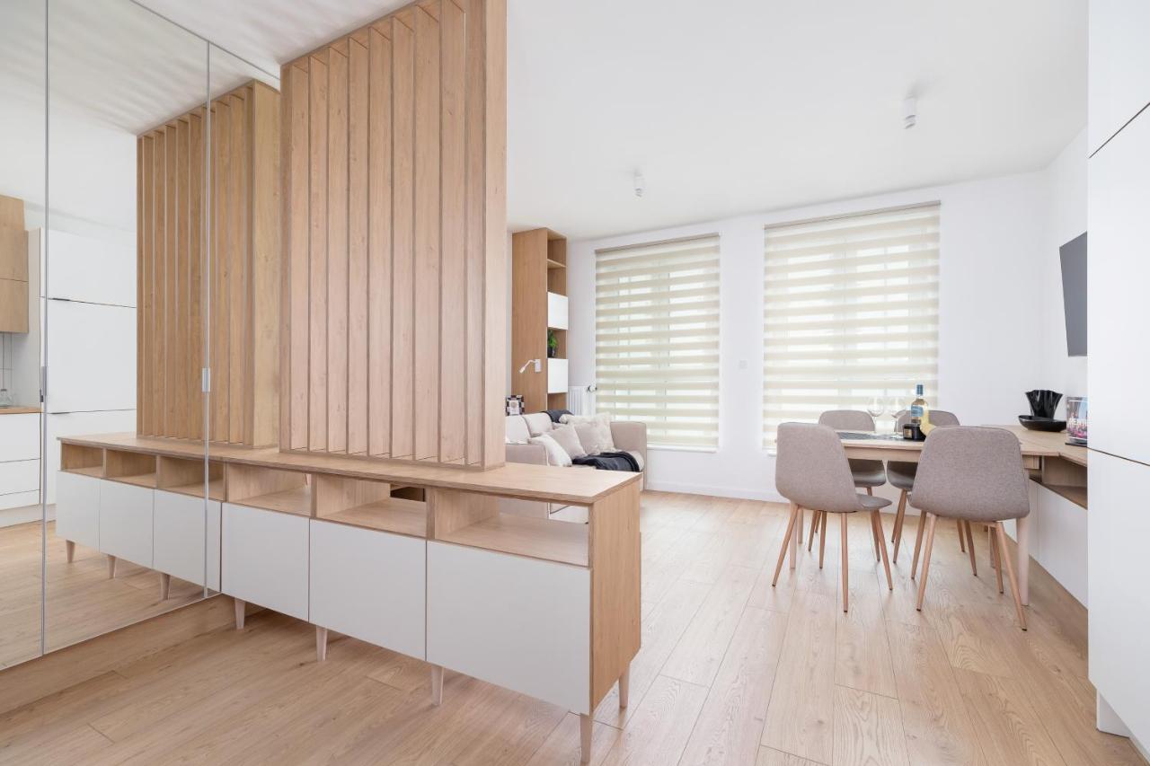 City Studio With Ac Czarnowiejska By Renters Cracovia Exterior foto