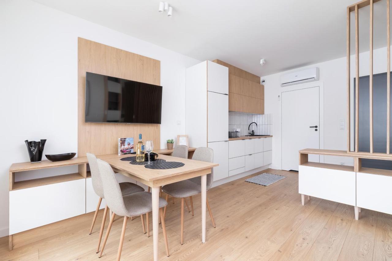 City Studio With Ac Czarnowiejska By Renters Cracovia Exterior foto