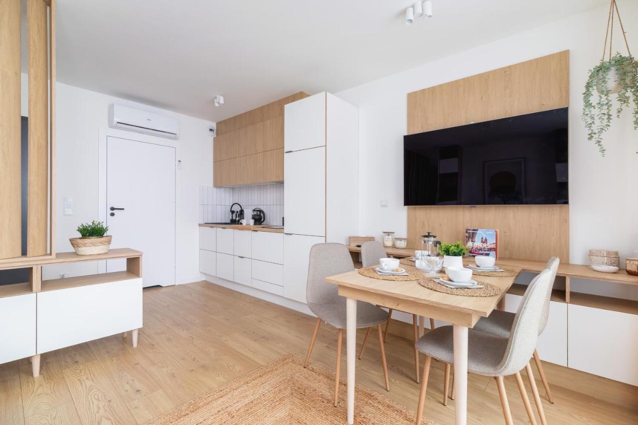 City Studio With Ac Czarnowiejska By Renters Cracovia Exterior foto
