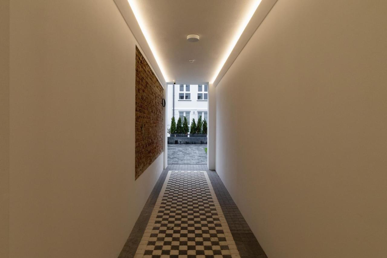 City Studio With Ac Czarnowiejska By Renters Cracovia Exterior foto